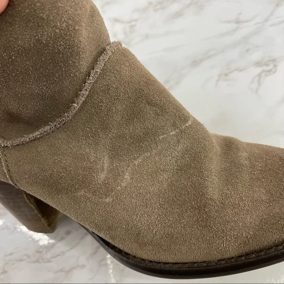 Steve Madden Suede Ankle Booties Zip Up Taupe Block Heel Size 7.5 - Picture 7 of 8